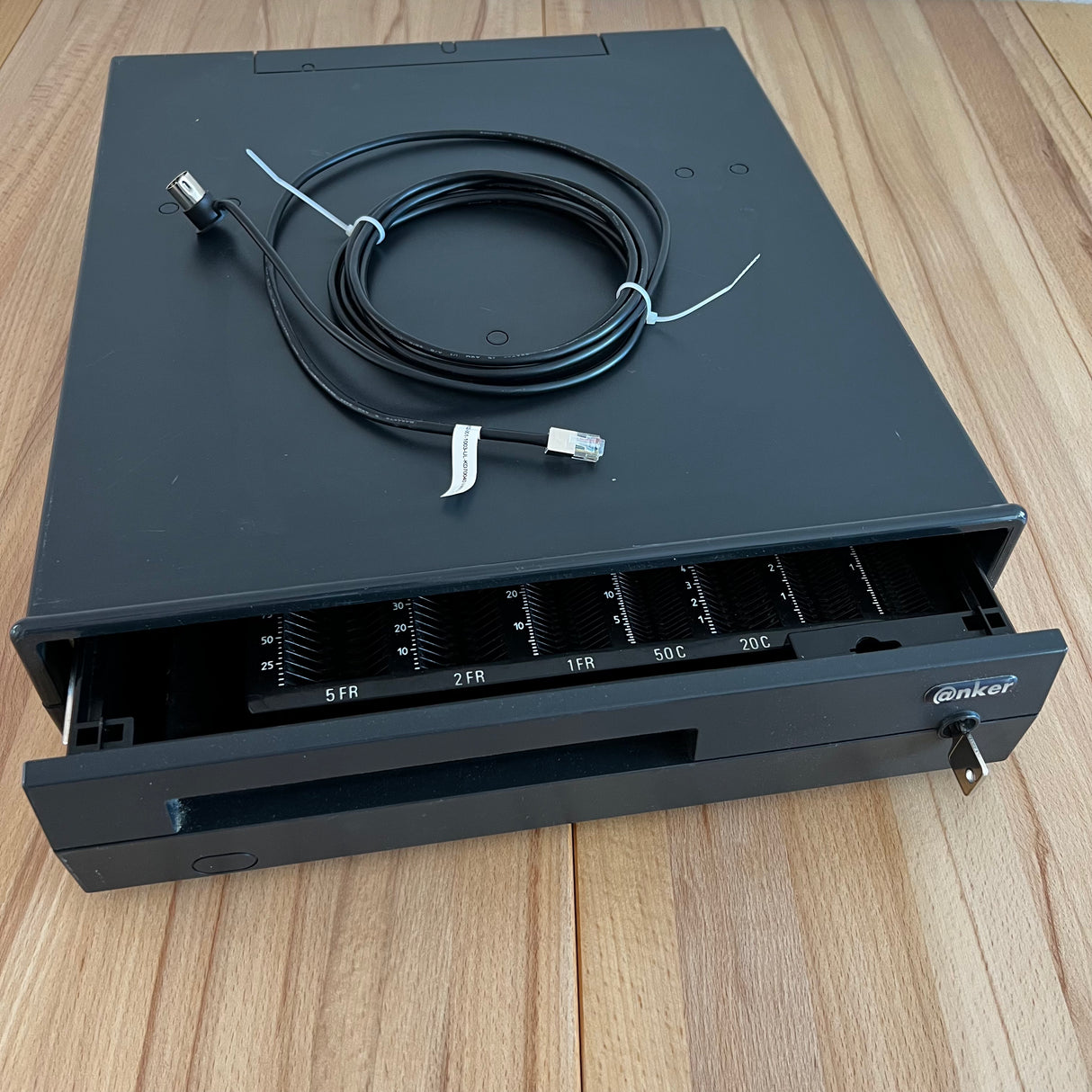 Anker Kassenschublade mit Zählrahmen 1